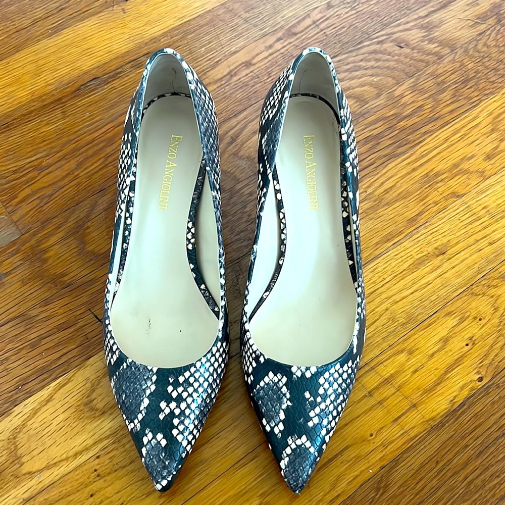 Enzo Angiolini Snakeskin Print Pumps
